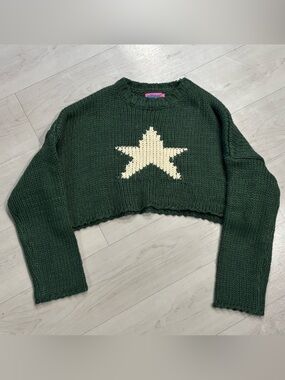 Edikted Dark Green Cropped Star Knit Sweater with Cream Star